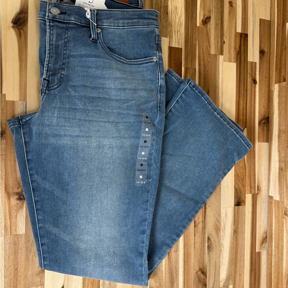 Lucky Brand Women's Straight Leg Jeans in Medium Blue
